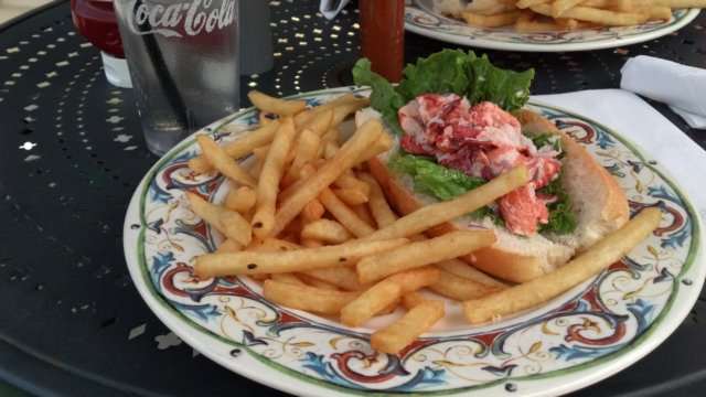 lobstersandwich.jpg